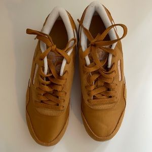 Reebok Classic sneaker burnt camel color